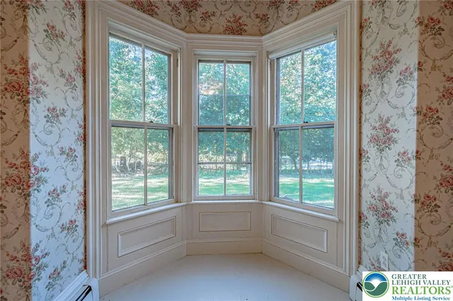 a bathroom with a toilet