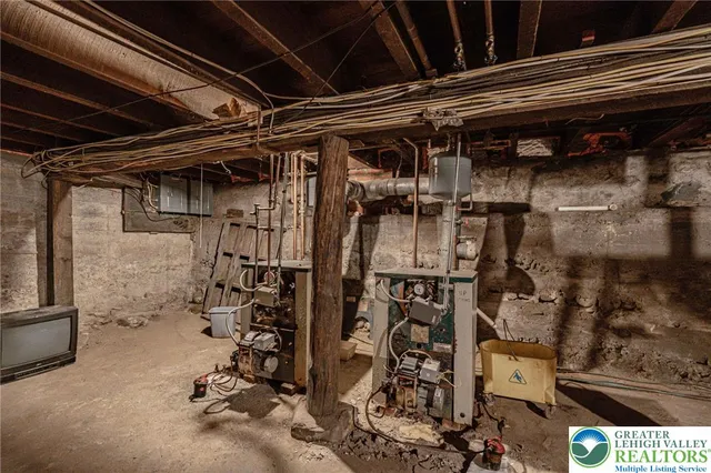 $490,000 | 7727 Martins Creek Belvidere Highway, Bangor, PA 18013