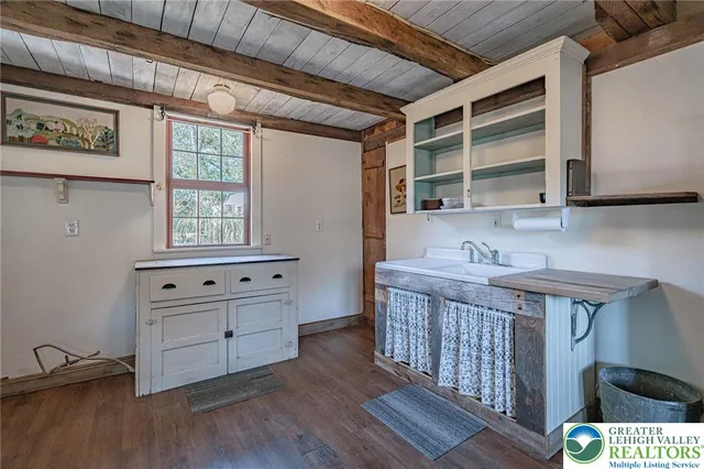 $490,000 | 7727 Martins Creek Belvidere Highway, Bangor, PA 18013