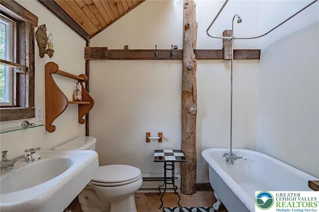 $490,000 | 7727 Martins Creek Belvidere Highway, Bangor, PA 18013