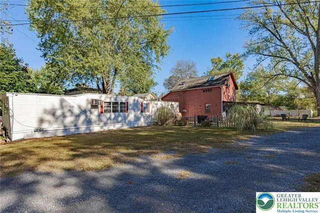 $490,000 | 7727 Martins Creek Belvidere Highway, Bangor, PA 18013