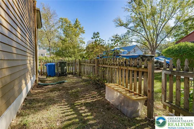 $490,000 | 7727 Martins Creek Belvidere Highway, Bangor, PA 18013