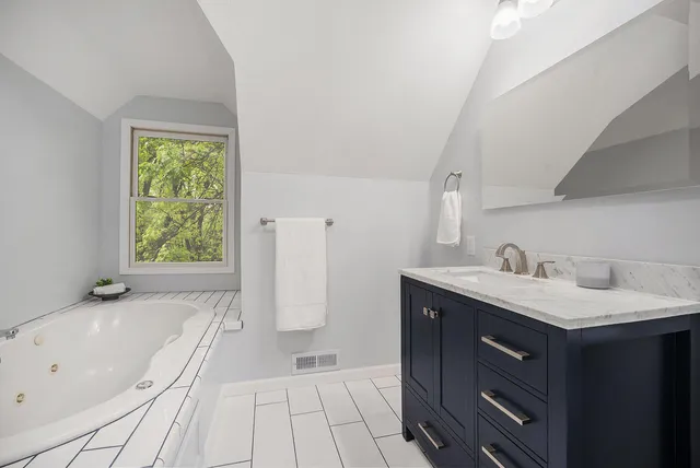 $575,000 | 36862 49th Avenue, Paw Paw, MI 49079