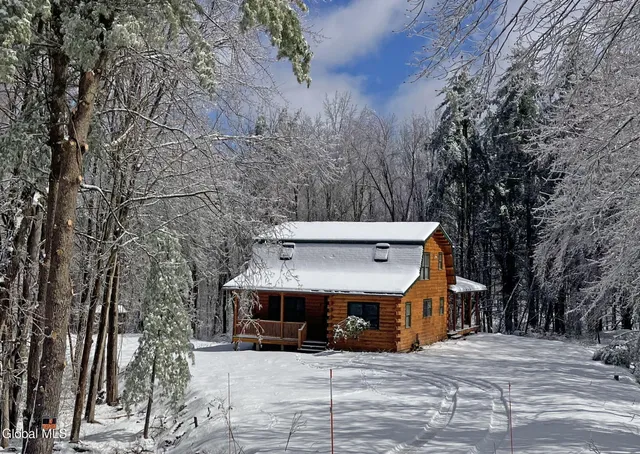 $675,000 | 20 Pine Drive North, Nassau, NY 12123