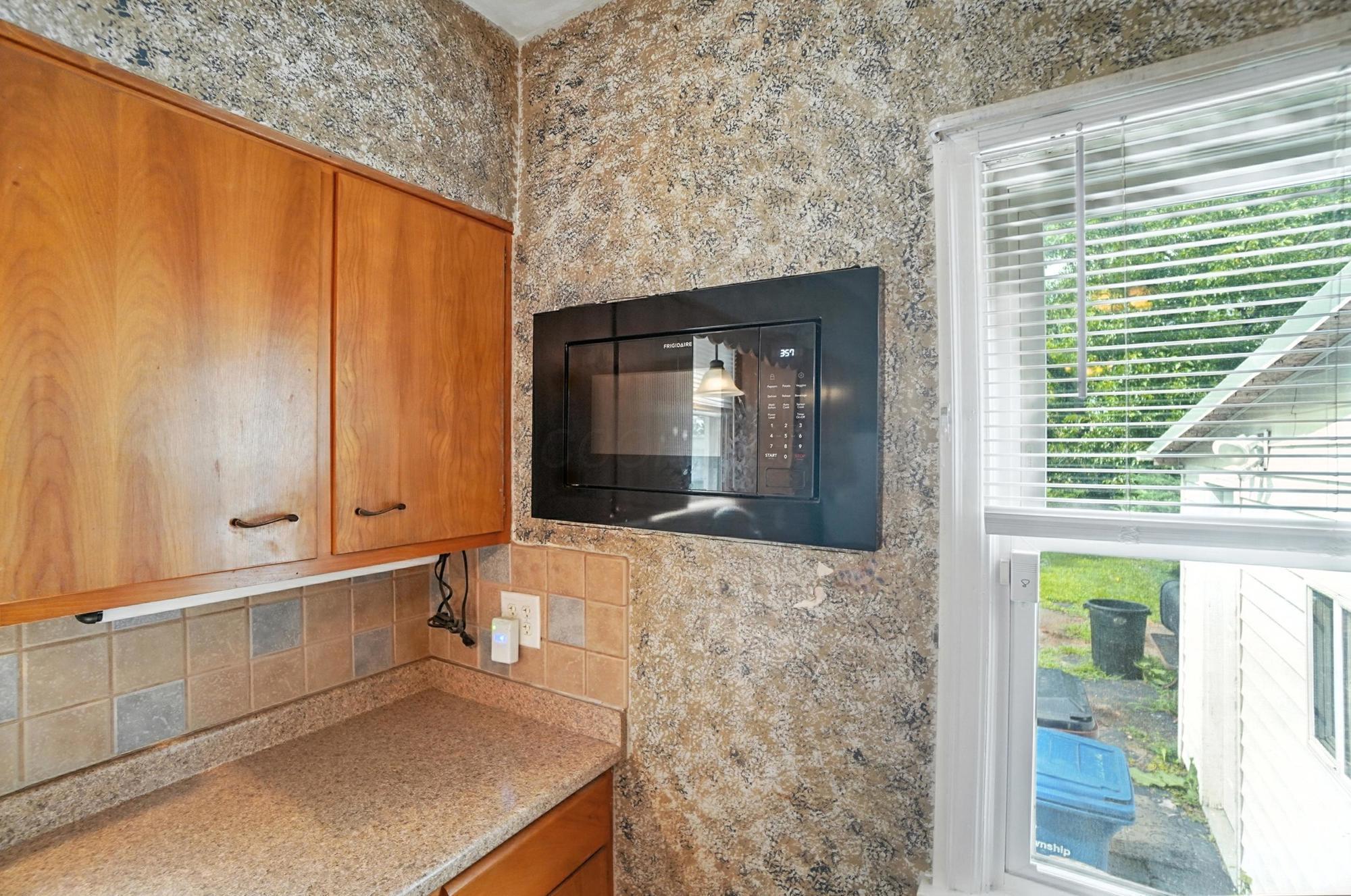 2506 Chester Road Columbus, OH 43231 - Photo 13 of 42 2506 Chester Rd