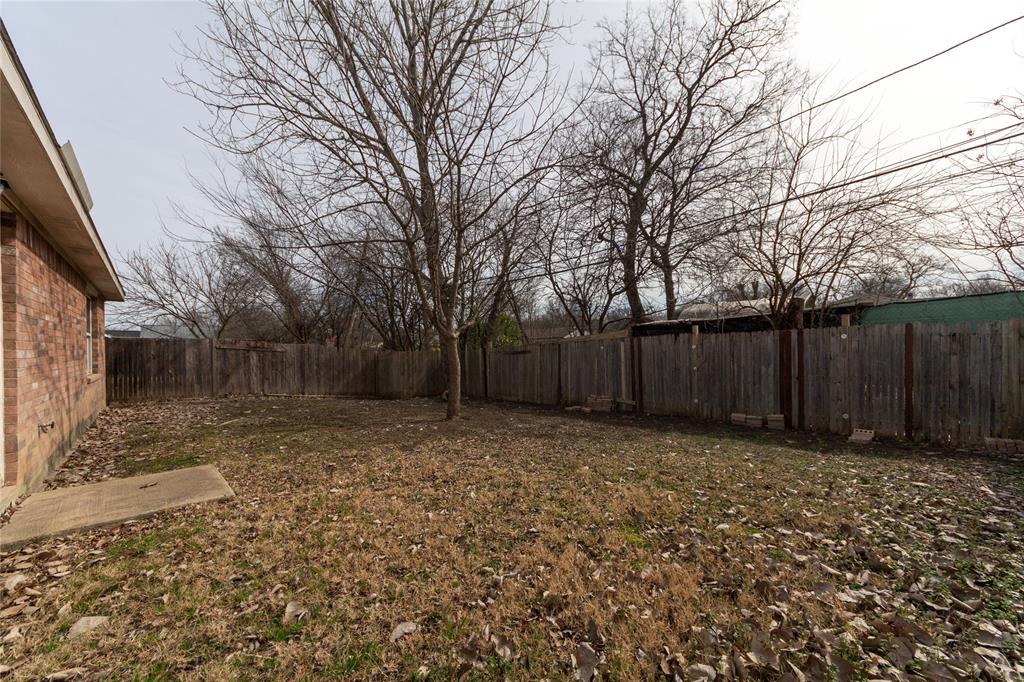 8534 Bearden Street Dallas, TX 75227 - Photo 6 of 21