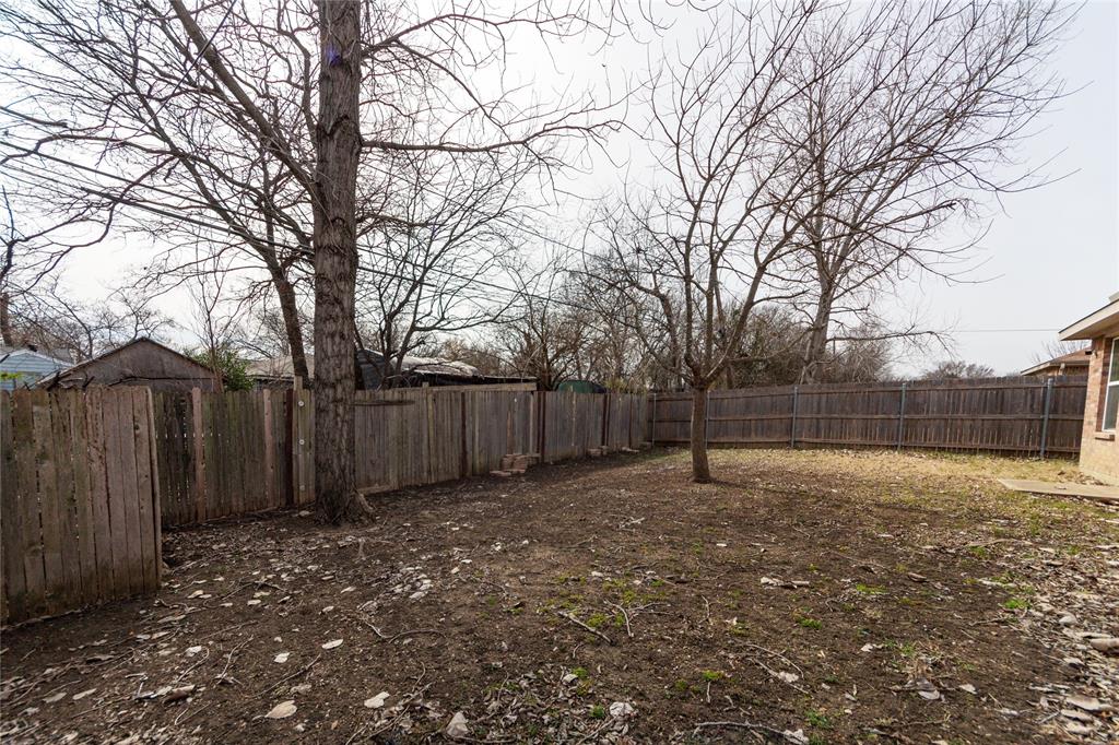 8534 Bearden Street Dallas, TX 75227 - Photo 7 of 21