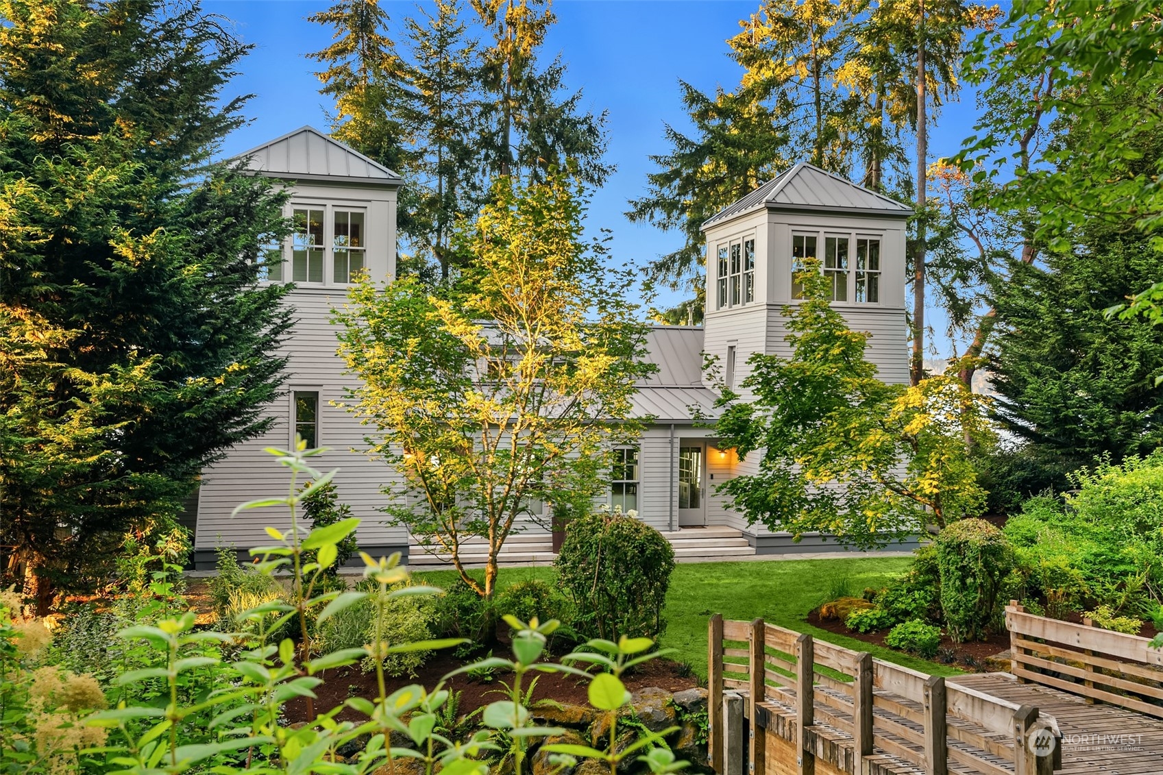 4522 Southwest Luana Beach Road Vashon, WA 98070 - Photo 2 of 40 Gallery Image 2