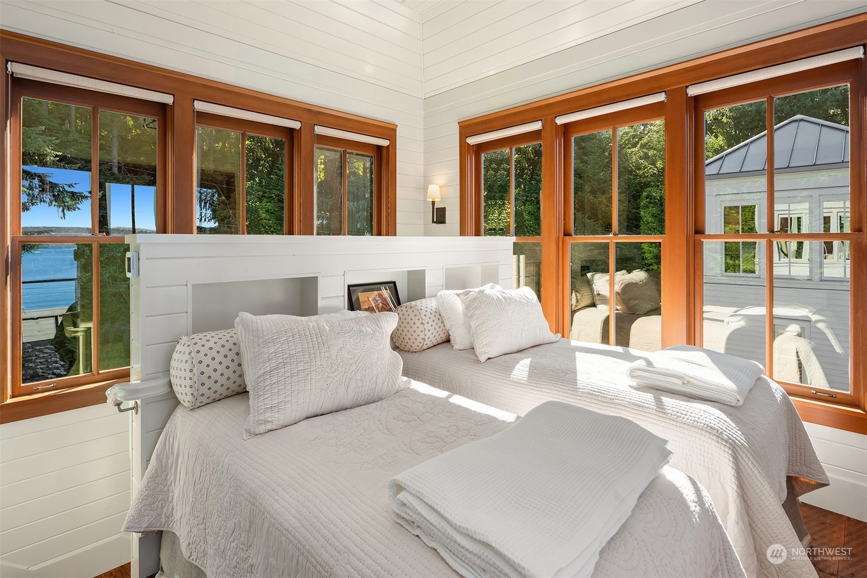 4522 Southwest Luana Beach Road Vashon, WA 98070 - Photo 29 of 40 Gallery Image 29