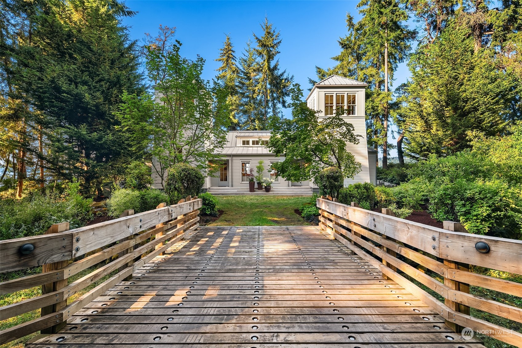 4522 Southwest Luana Beach Road Vashon, WA 98070 - Photo 3 of 40 Gallery Image 3