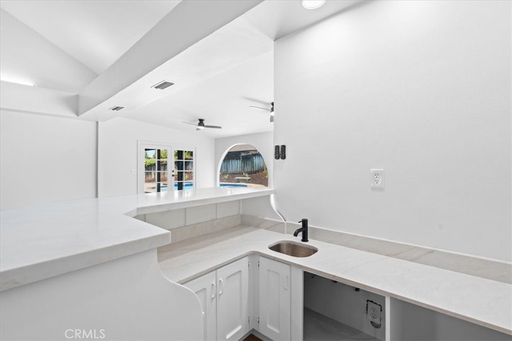 2463 Falling Oak Drive Riverside, CA 92506 - Photo 23 of 54 Wet Bar