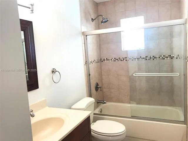 $2,495 | 9355 Fontainebleau Boulevard, Unit C105, Miami, FL 33172