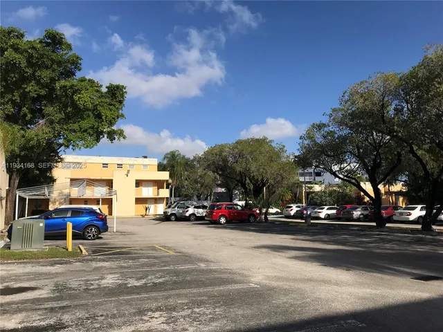 $2,495 | 9355 Fontainebleau Boulevard, Unit C105, Miami, FL 33172