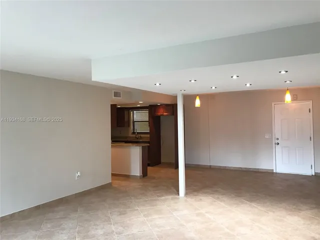 $2,495 | 9355 Fontainebleau Boulevard, Unit C105, Miami, FL 33172