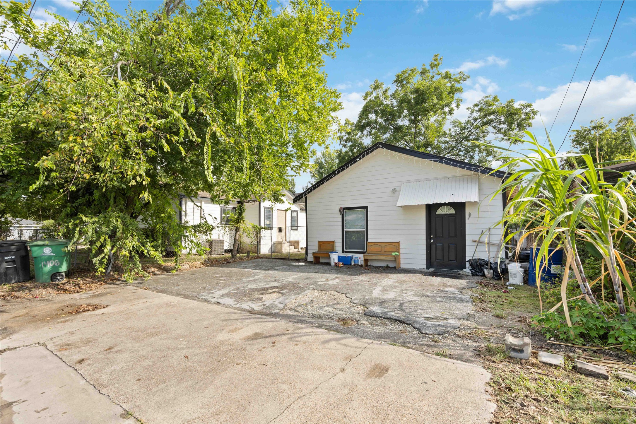 5119 Terry Street Houston, TX 77009 - Photo 22 of 30 a view of a house with a patio