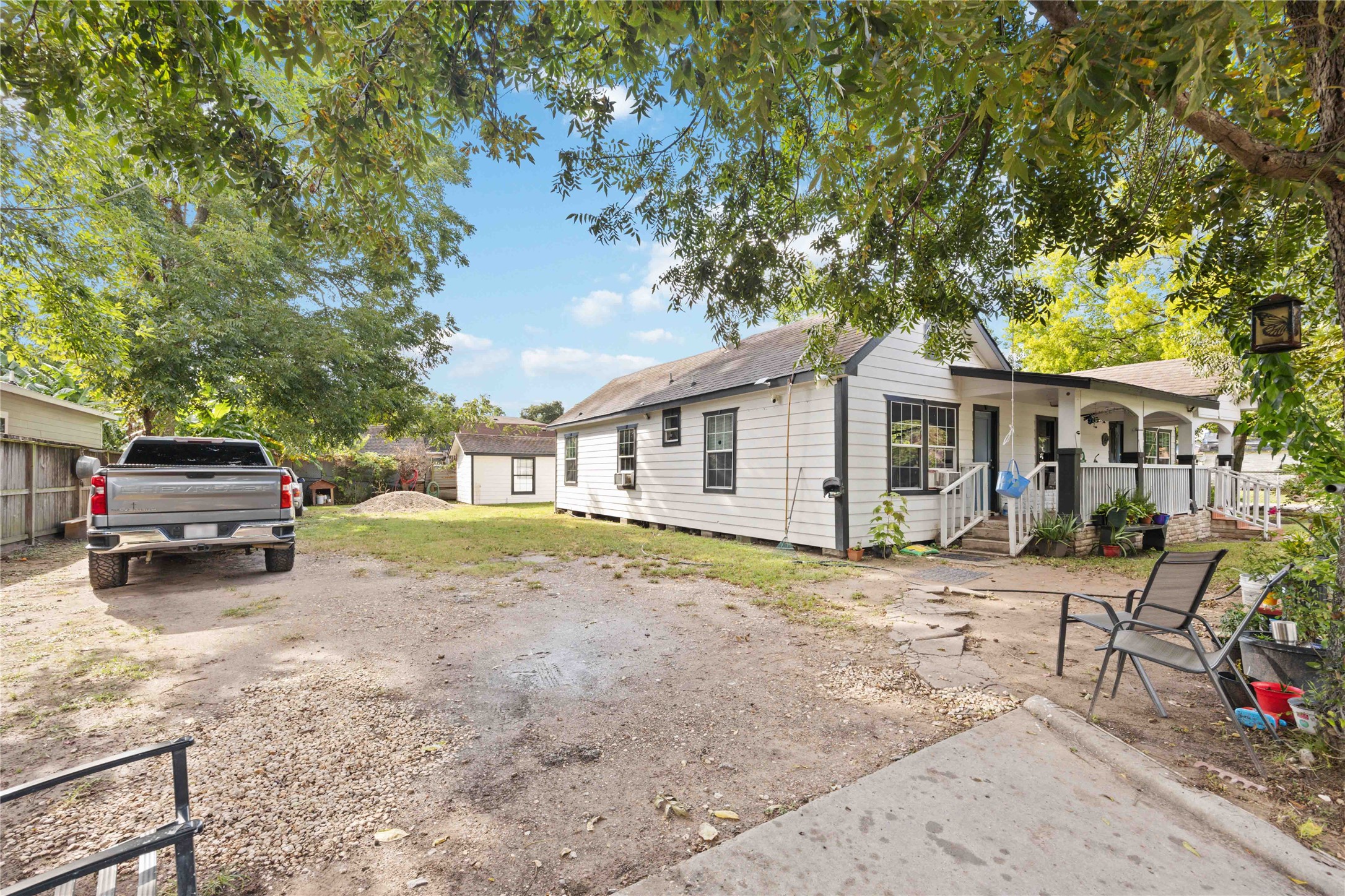 5119 Terry Street Houston, TX 77009 - Photo 5 of 30 a view of a house with a patio
