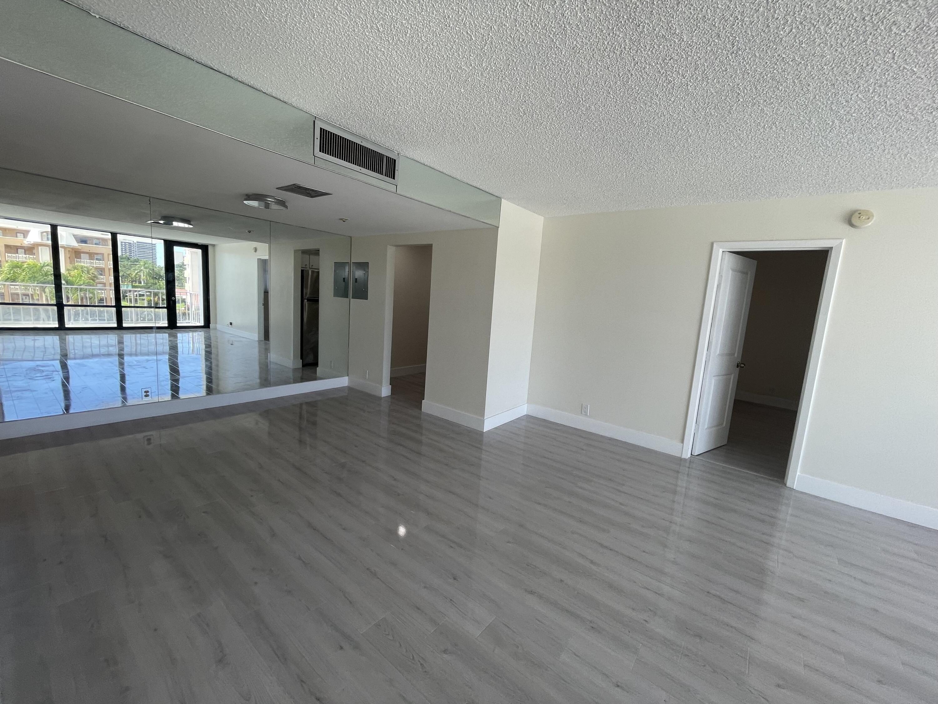336 Golfview Road, Unit 309 North Palm Beach, FL 33408 - Photo 4 of 26 IMG_4350