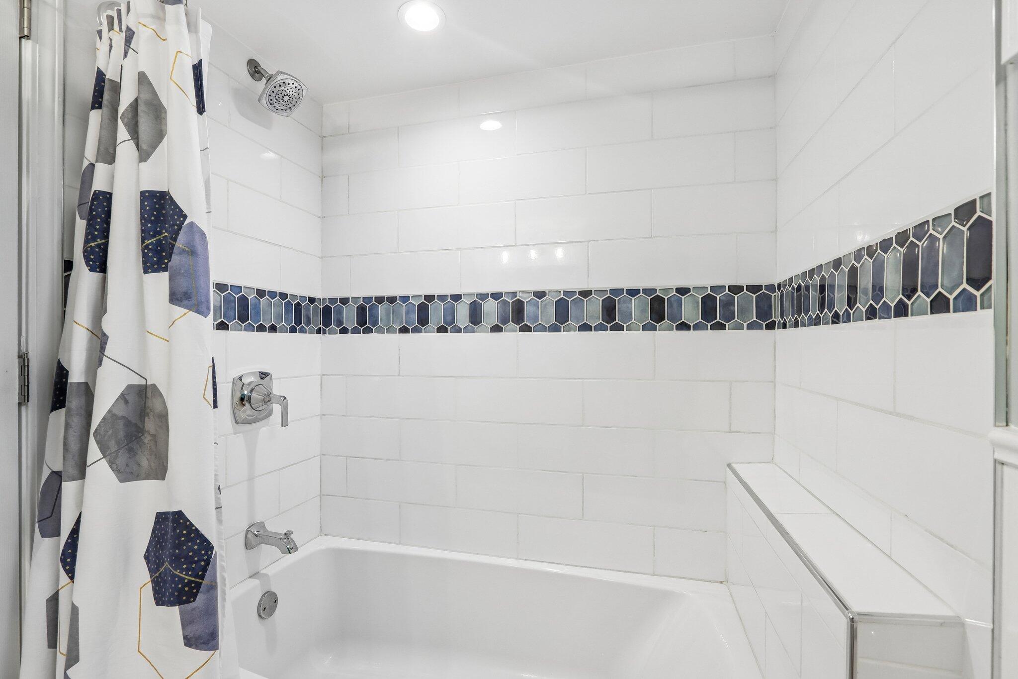 131 Riverside Drive Waterford, WI 53185 - Photo 18 of 55 MAIIN FLOOR BATH