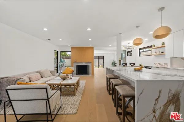 $1,679,000 | 5253 Buffalo Avenue, Sherman Oaks, CA 91401