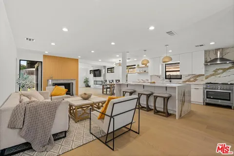 $1,679,000 | 5253 Buffalo Avenue, Sherman Oaks, CA 91401
