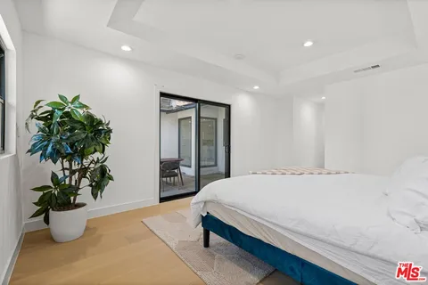 $1,679,000 | 5253 Buffalo Avenue, Sherman Oaks, CA 91401