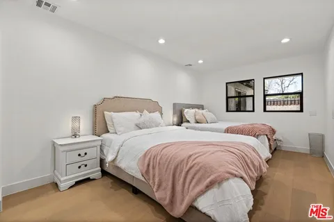 $1,679,000 | 5253 Buffalo Avenue, Sherman Oaks, CA 91401