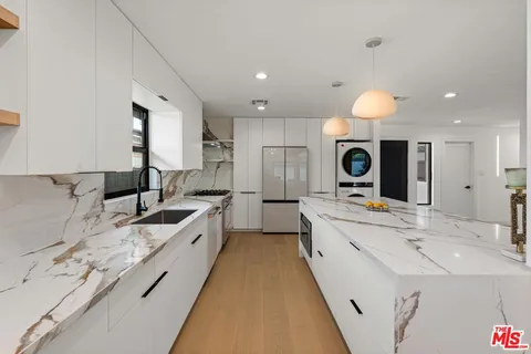 $1,679,000 | 5253 Buffalo Avenue, Sherman Oaks, CA 91401