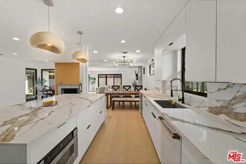 $1,679,000 | 5253 Buffalo Avenue, Sherman Oaks, CA 91401