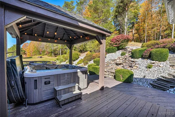 $675,000 | 9681 Wagner Road, Holland, NY 14080