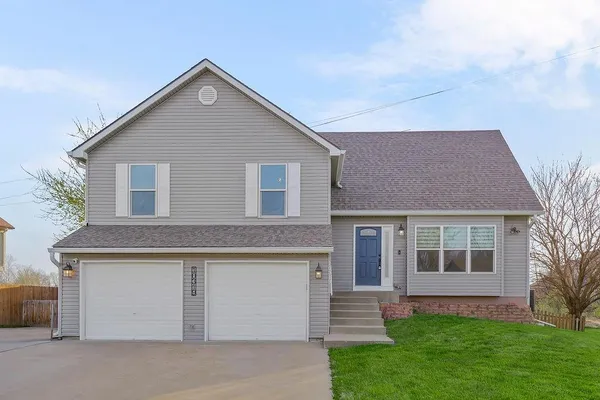 $385,000 | 10319 North Virginia Avenue, Kansas City, MO 64155