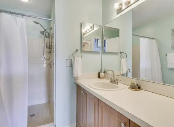 $2,100 | 5004 Laguna Bay Circle, Unit 54, Kissimmee, FL 34746