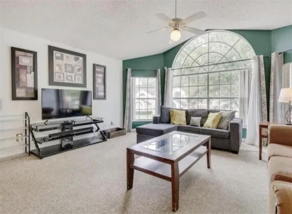 $2,100 | 5004 Laguna Bay Circle, Unit 54, Kissimmee, FL 34746