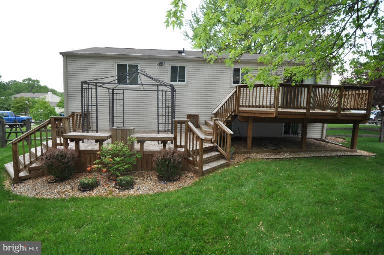 502 Rock Lodge Road Gaithersburg, MD 20877 - Photo 14 of 18 Exterior (Rear)