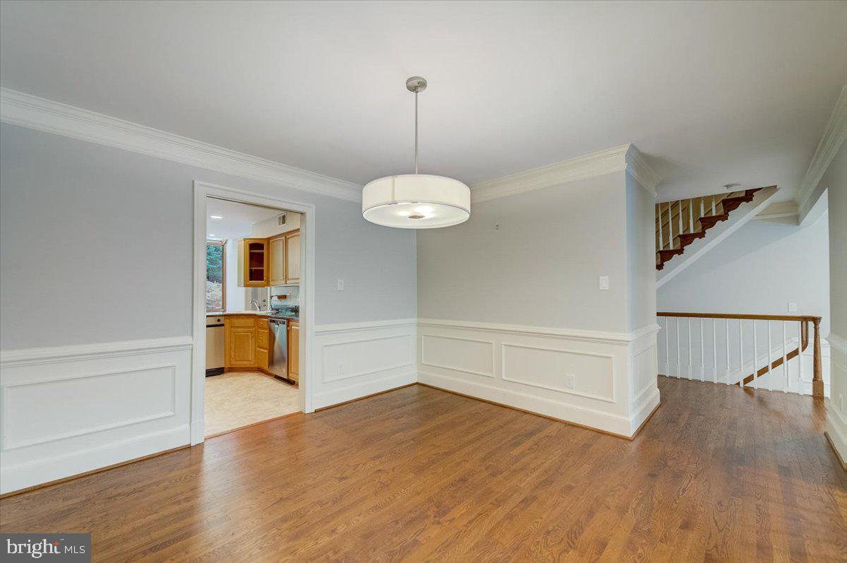 7905 Quarry Ridge Way Bethesda, MD 20817 - Photo 11 of 71