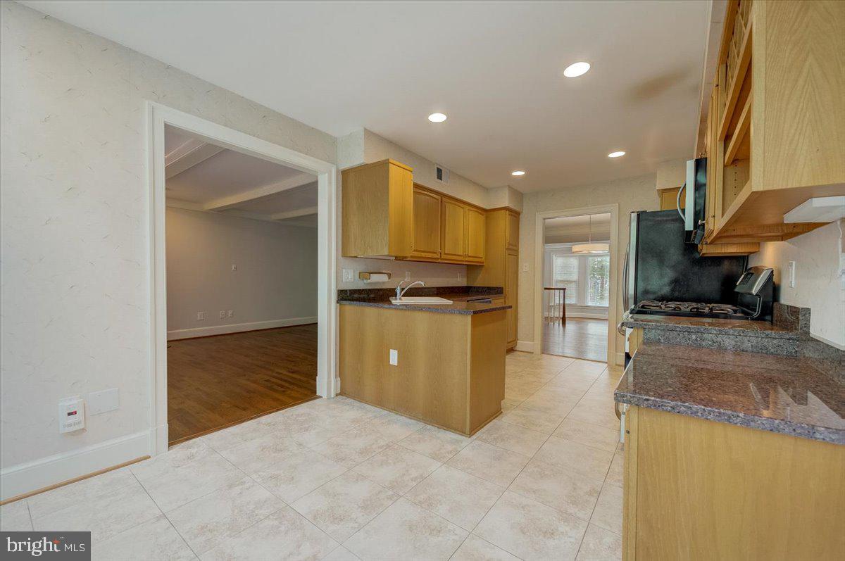 7905 Quarry Ridge Way Bethesda, MD 20817 - Photo 18 of 71