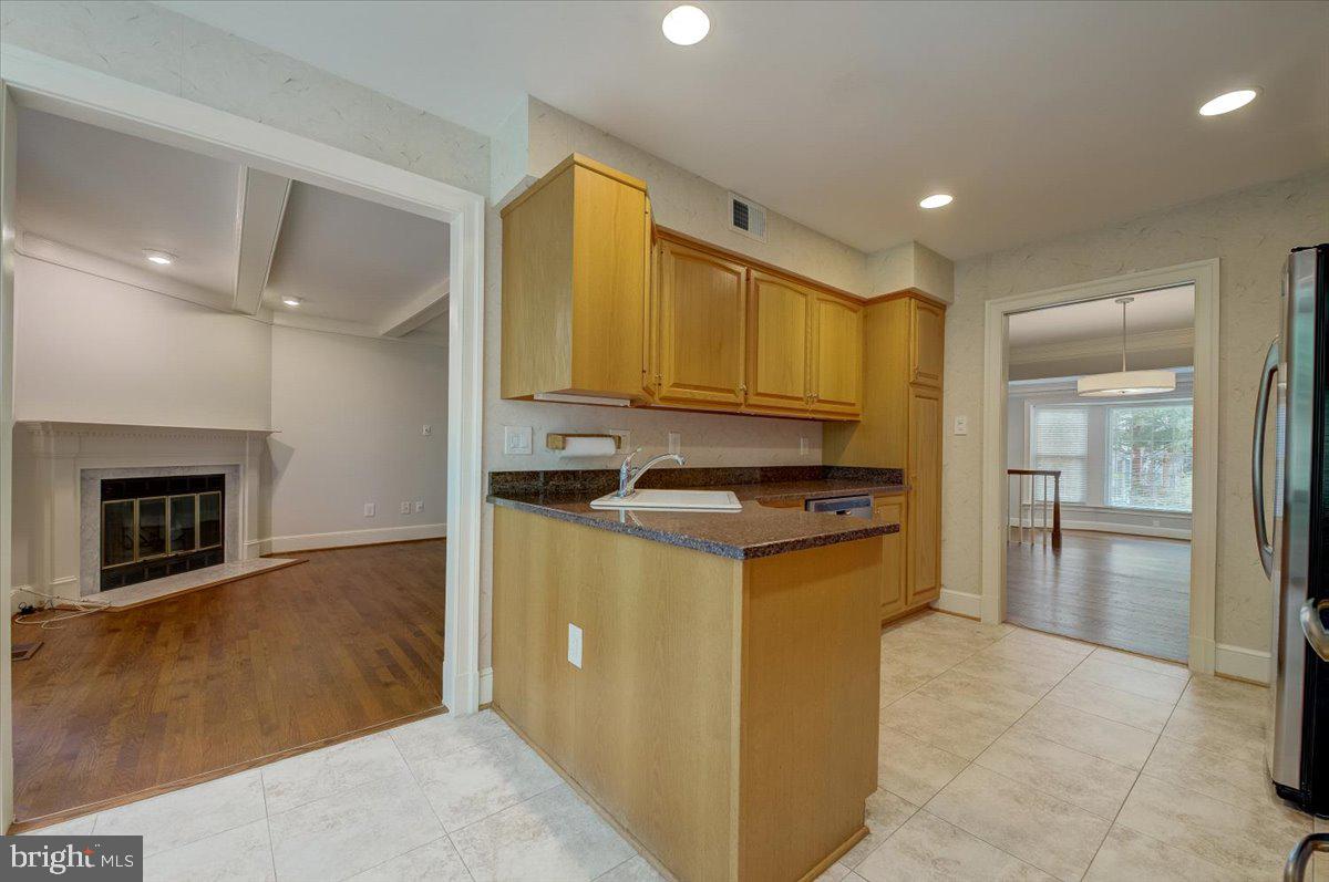 7905 Quarry Ridge Way Bethesda, MD 20817 - Photo 19 of 71