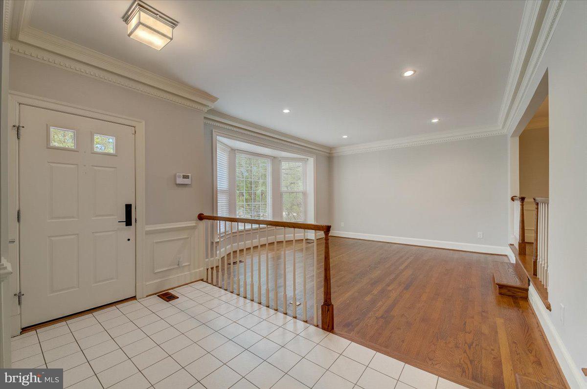 7905 Quarry Ridge Way Bethesda, MD 20817 - Photo 3 of 71