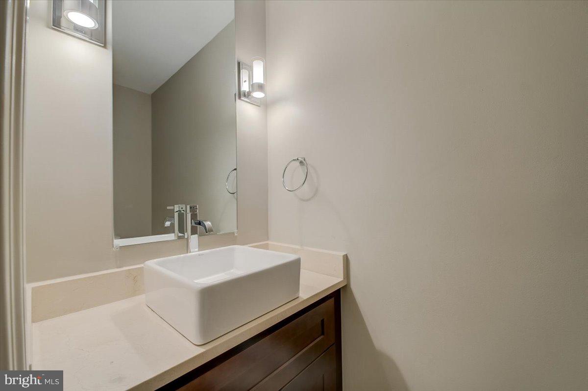 7905 Quarry Ridge Way Bethesda, MD 20817 - Photo 27 of 71