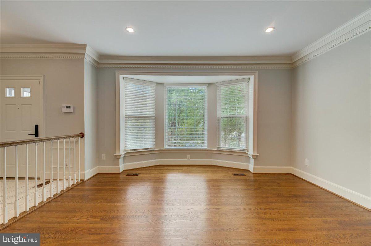 7905 Quarry Ridge Way Bethesda, MD 20817 - Photo 5 of 71