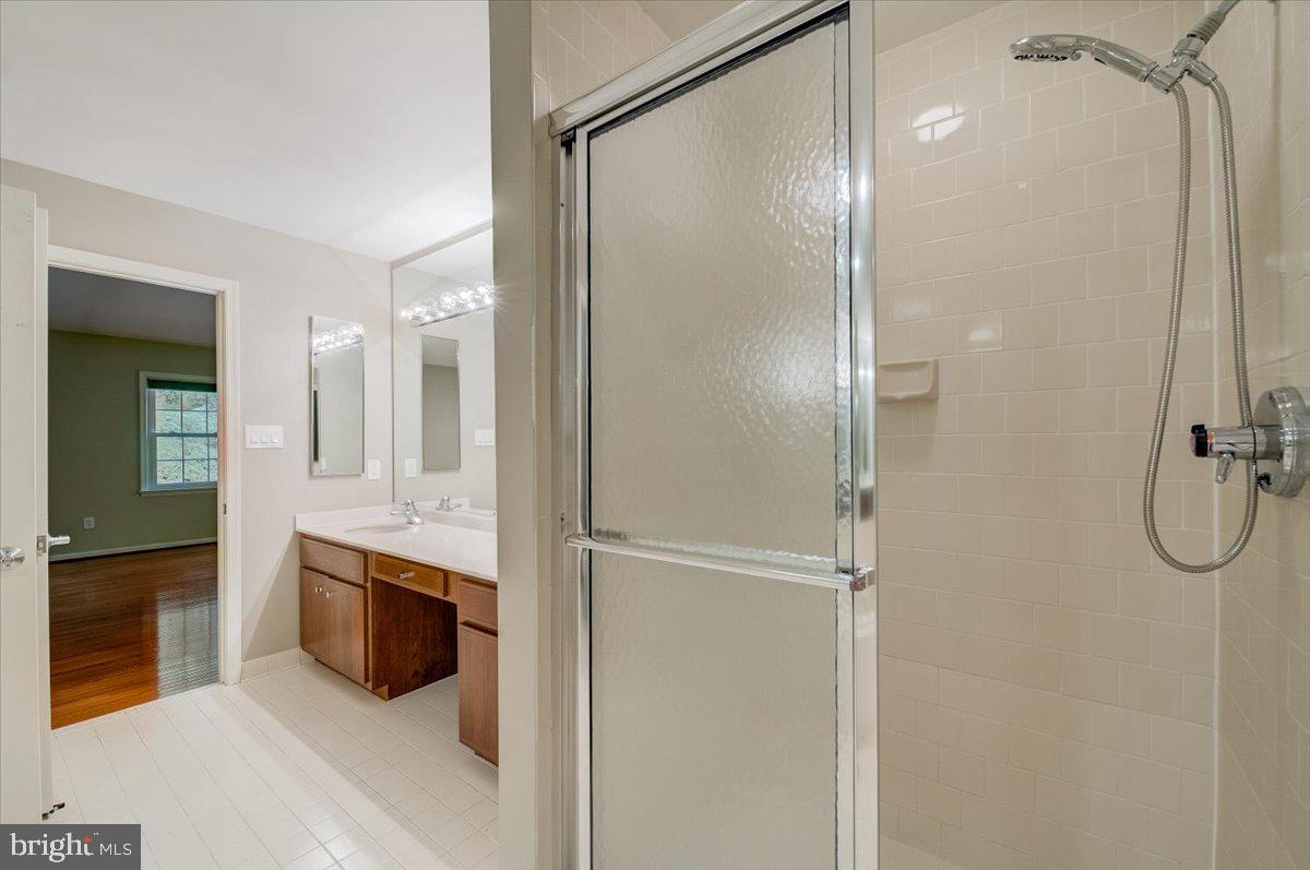7905 Quarry Ridge Way Bethesda, MD 20817 - Photo 48 of 71