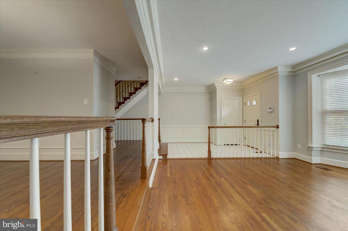 7905 Quarry Ridge Way Bethesda, MD 20817 - Photo 8 of 71