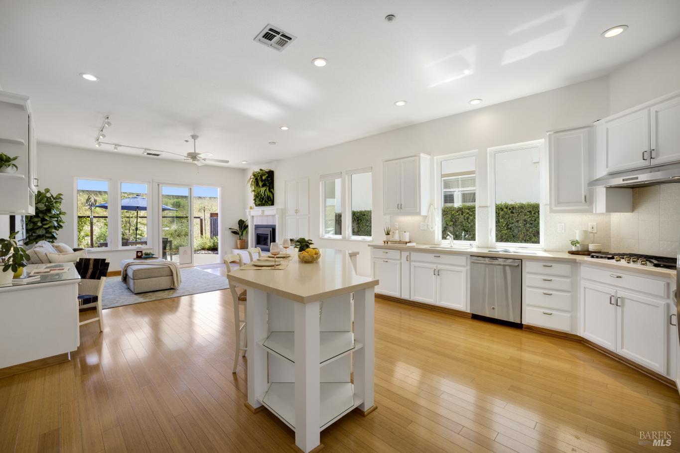 82 Maybeck Street Novato, CA 94949 - Photo 10 of 34