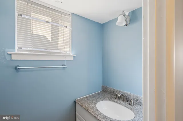 a bathroom with a toilet