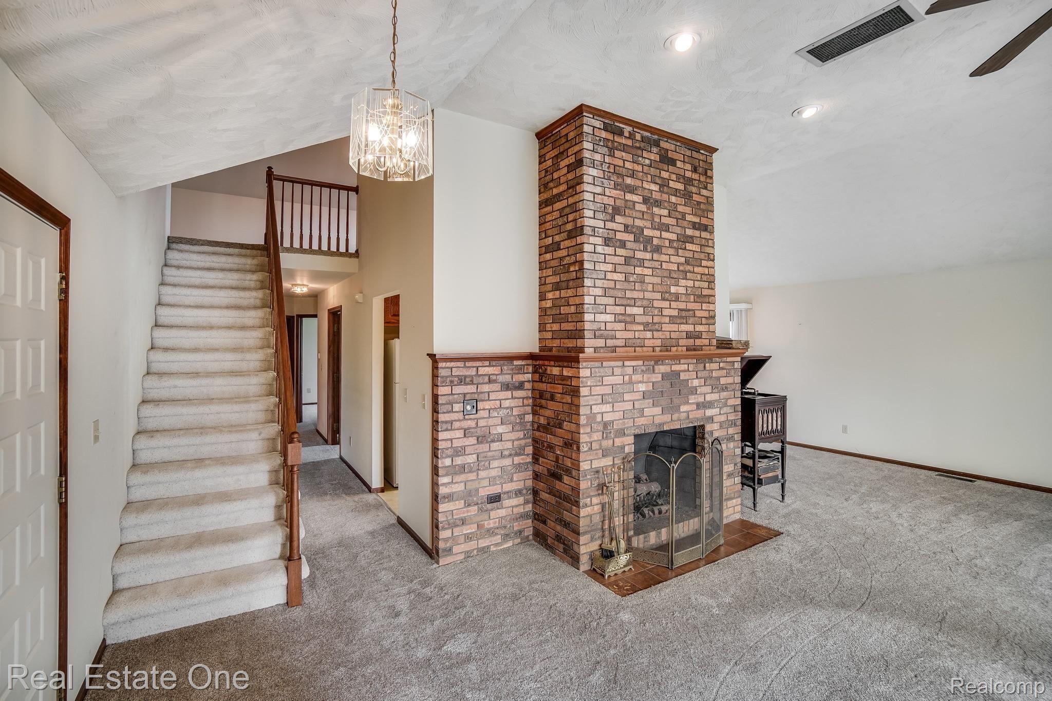 1618 Rulane Drive Lapeer, MI 48446 - Photo 5 of 28 DSC01666.jpg