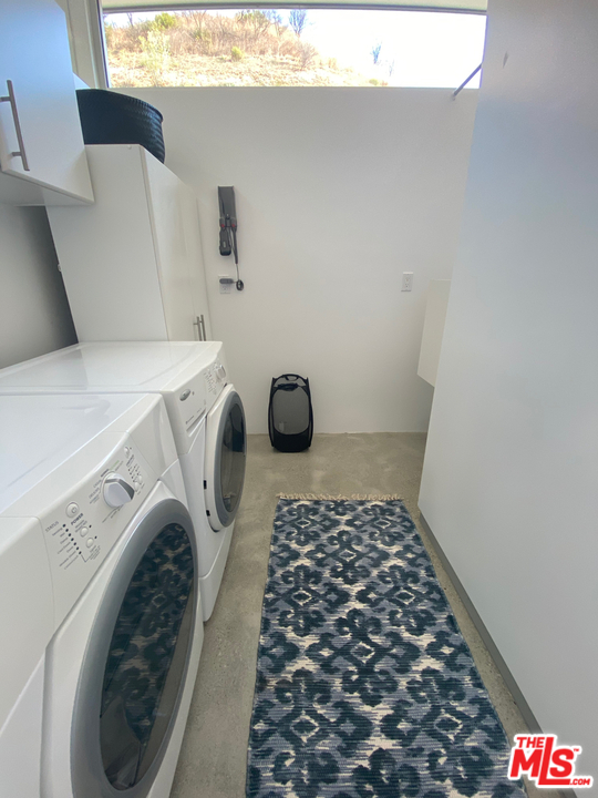 9612 Wells Road Malibu, CA 90265 - Photo 12 of 42 Gallery Image 12