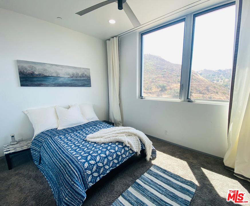 9612 Wells Road Malibu, CA 90265 - Photo 13 of 42 Gallery Image 13