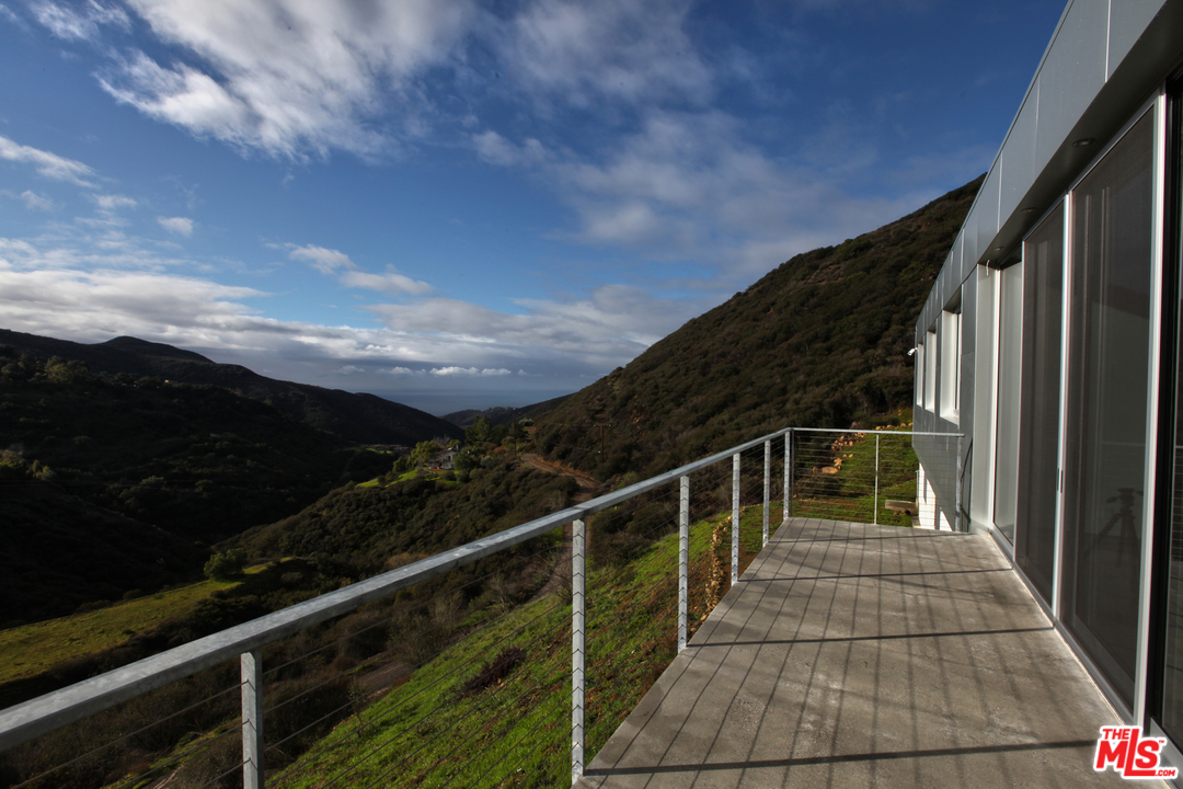 9612 Wells Road Malibu, CA 90265 - Photo 26 of 42 Gallery Image 26