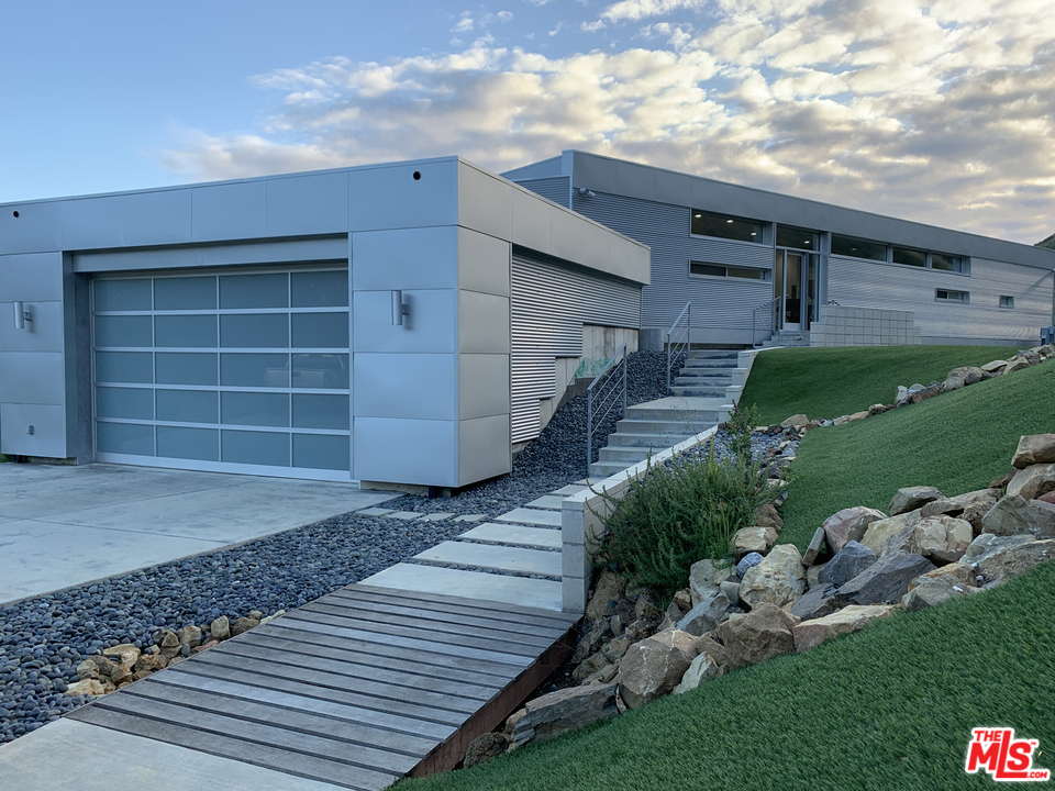 9612 Wells Road Malibu, CA 90265 - Photo 4 of 42 Gallery Image 4