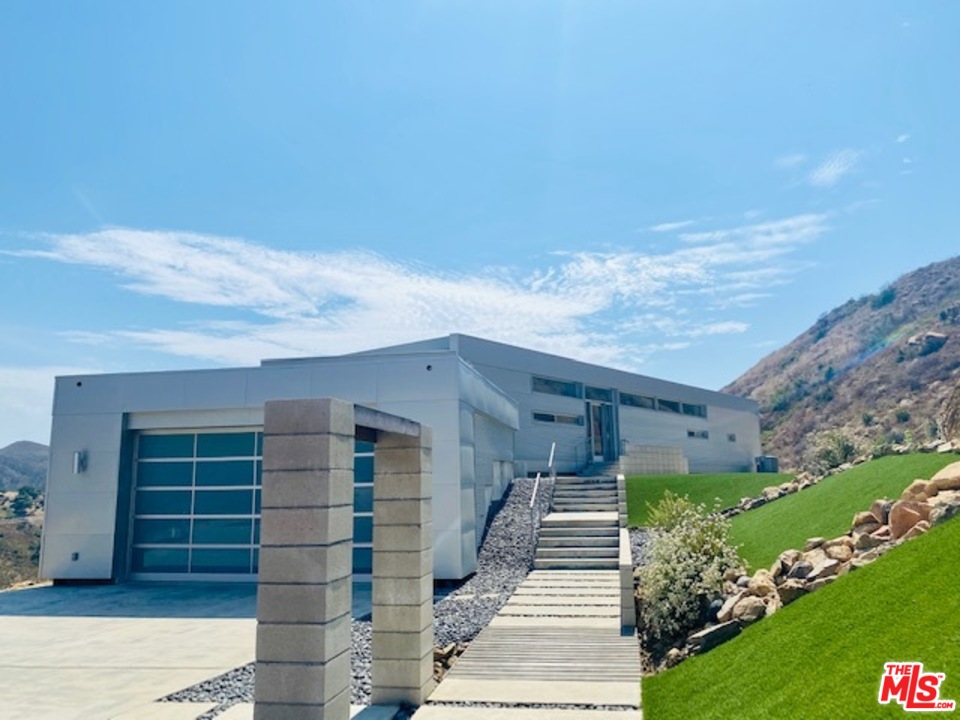 9612 Wells Road Malibu, CA 90265 - Photo 35 of 42 Gallery Image 35