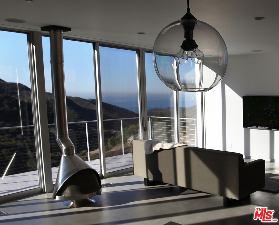 9612 Wells Road Malibu, CA 90265 - Photo 7 of 42 Gallery Image 7